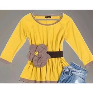 Ryu Women’s Large Floral Belted Knit Top Mustard Brown Round Neck
